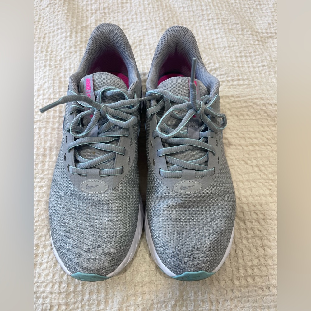 Nike revolution womens sneakers